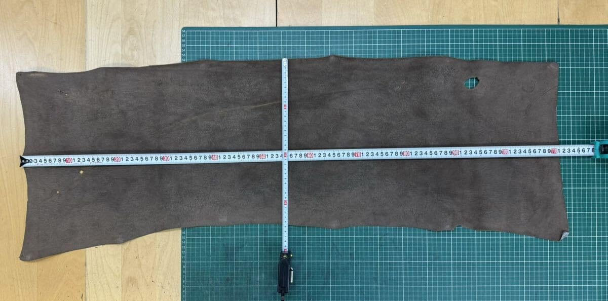 Amazon.co.jp: 超革！クジラの革 鯨の革 ホエールレザー whale leather